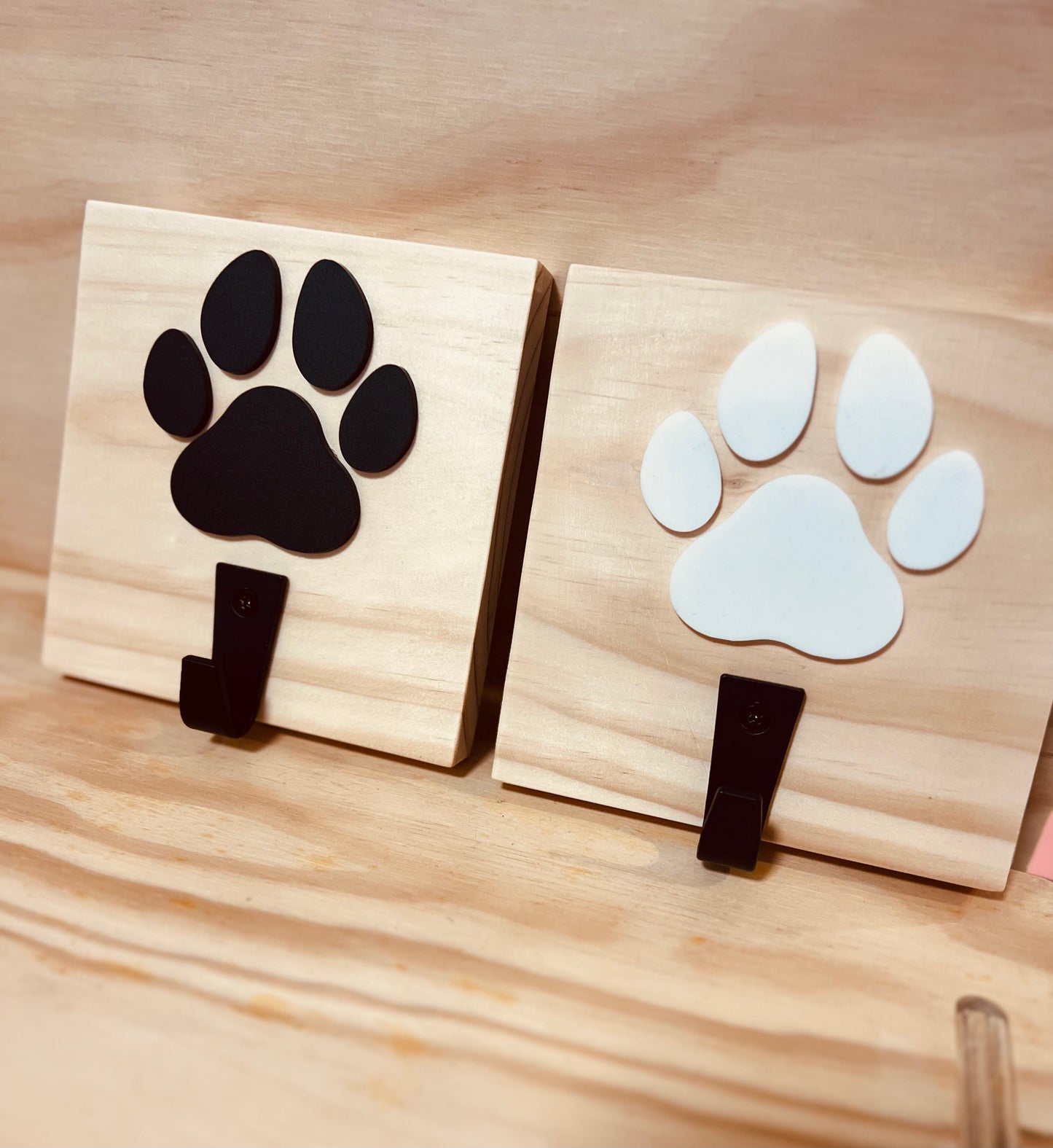 PAW PRINT TIMBER HOOK