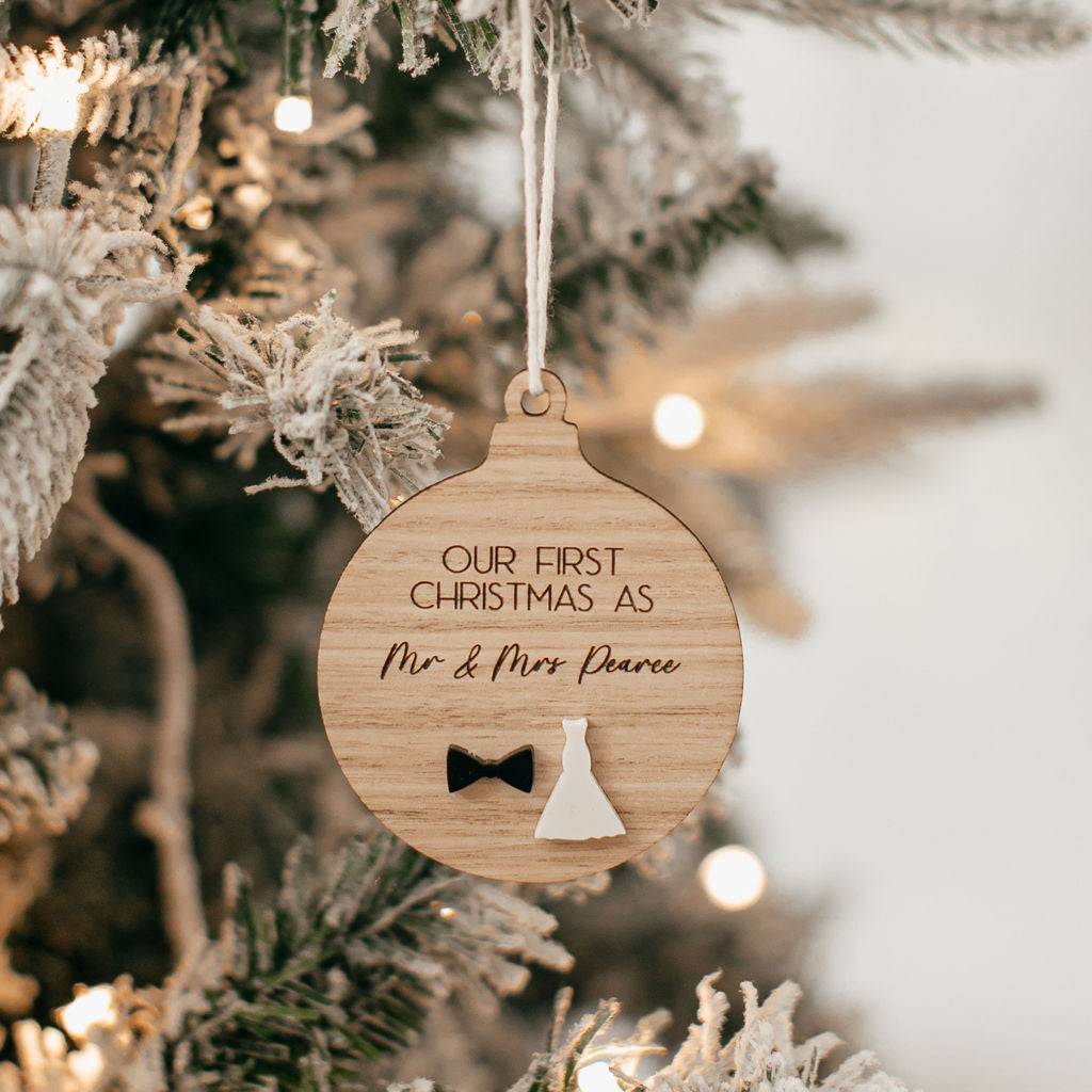 MR & MRS 3D CHRISTMAS BAUBLE