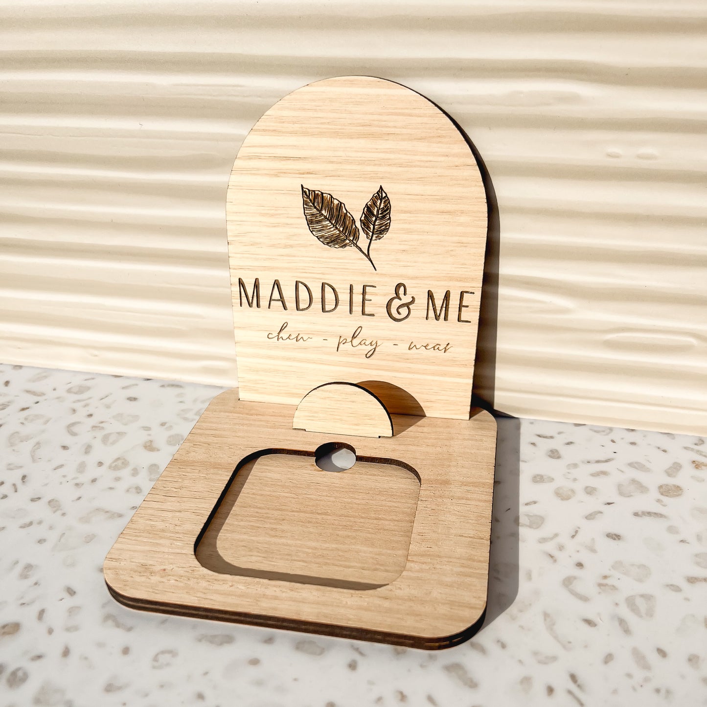 WOODEN SQUARE READER STAND